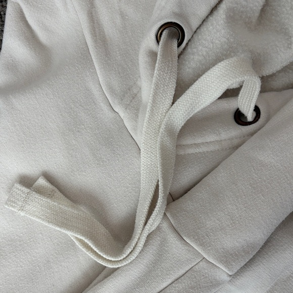 Buffalo women’s cream Hoodie Sweater size large - Picture 2 of 5